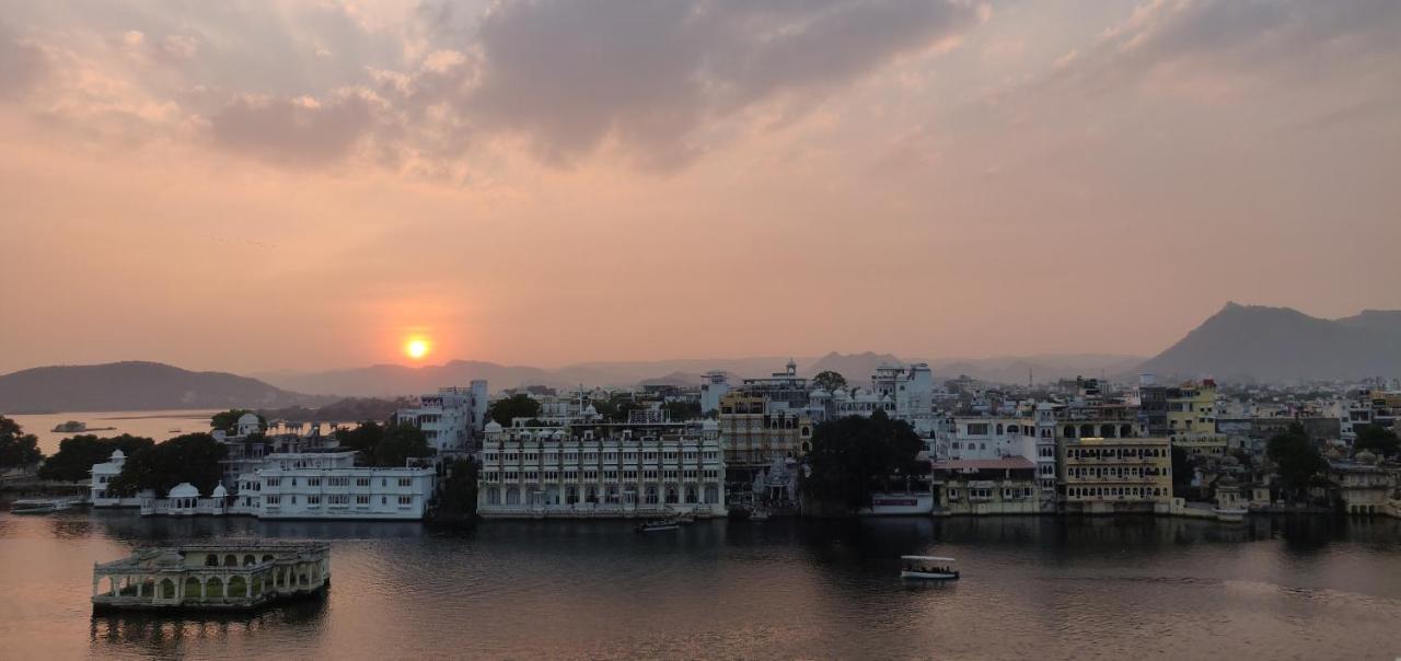 Hotel The Tiger Udaipur Exteriör bild