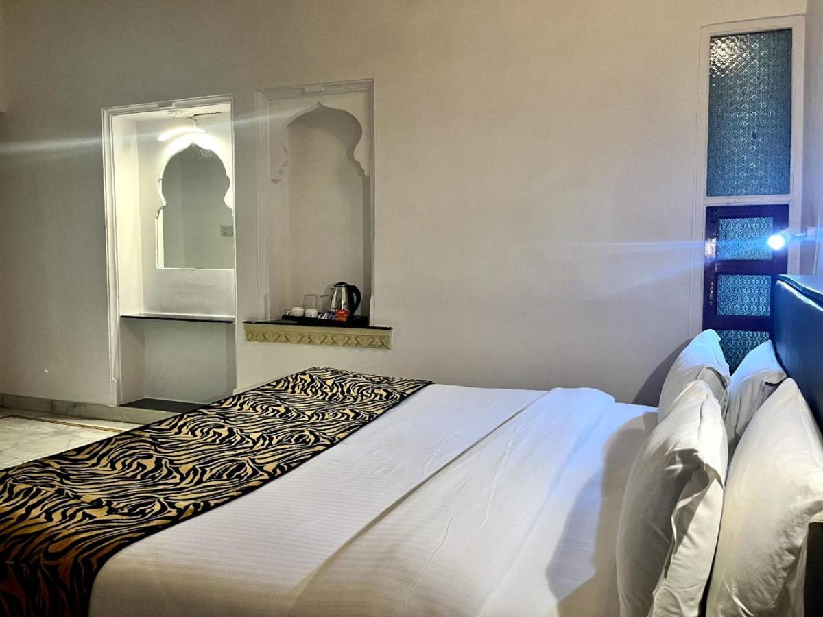 Hotel The Tiger Udaipur Exteriör bild