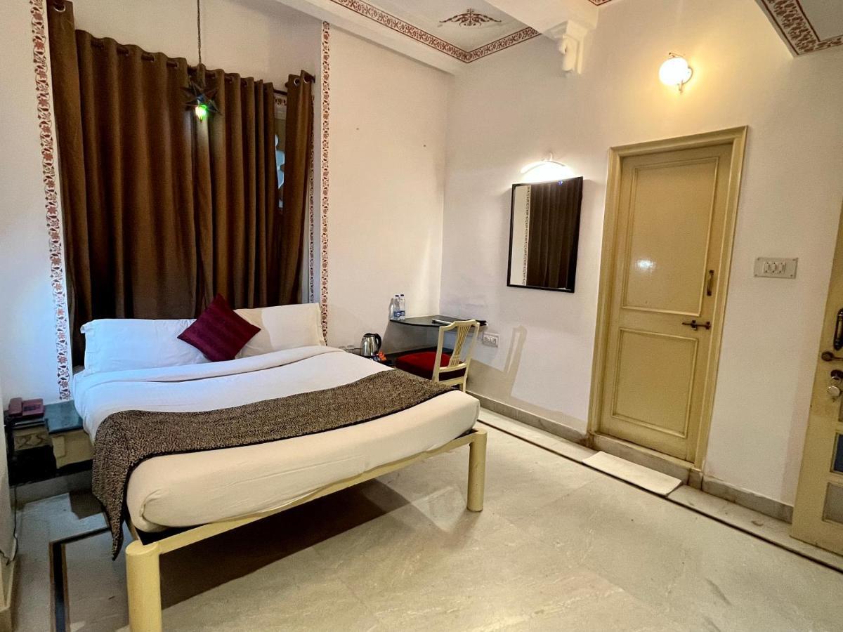 Hotel The Tiger Udaipur Exteriör bild
