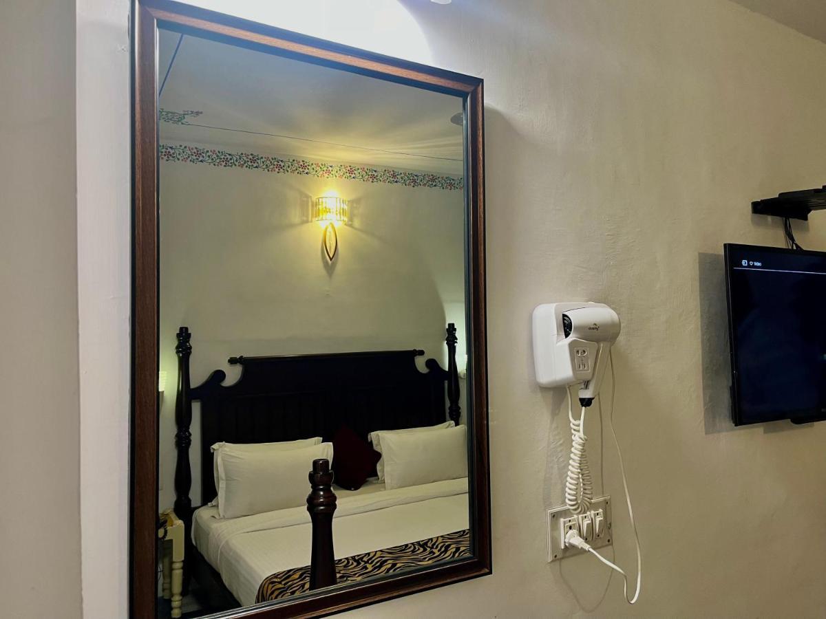 Hotel The Tiger Udaipur Exteriör bild