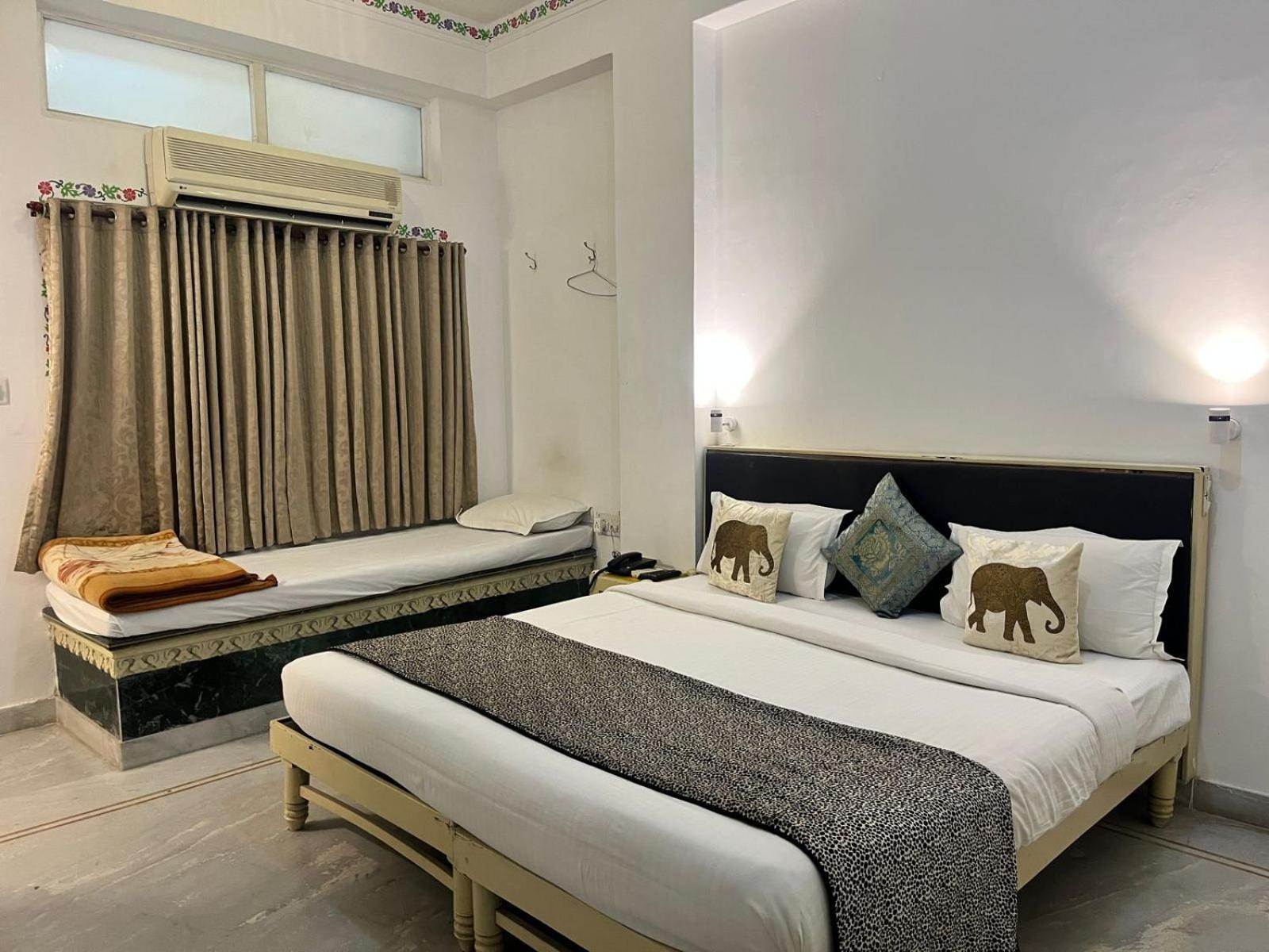 Hotel The Tiger Udaipur Exteriör bild