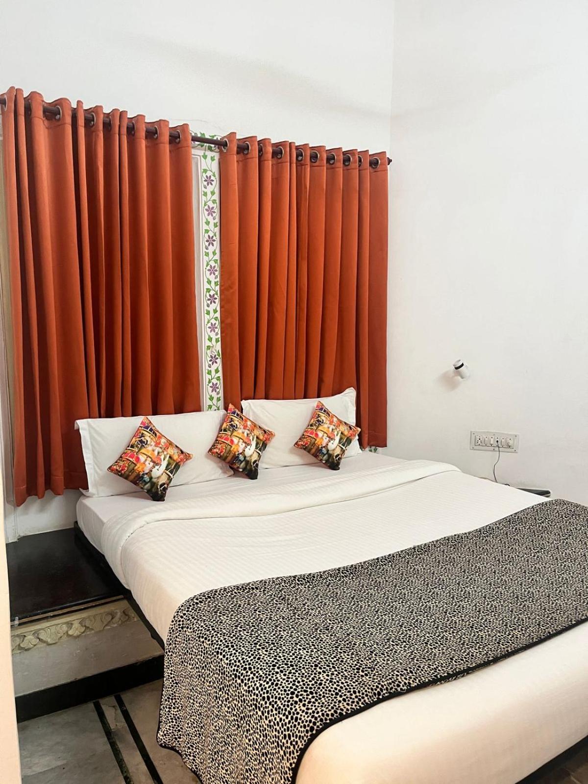 Hotel The Tiger Udaipur Exteriör bild